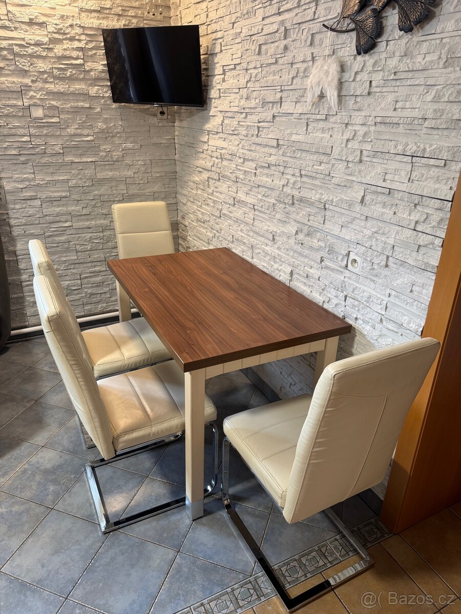 Židle k jídelnímu stolu