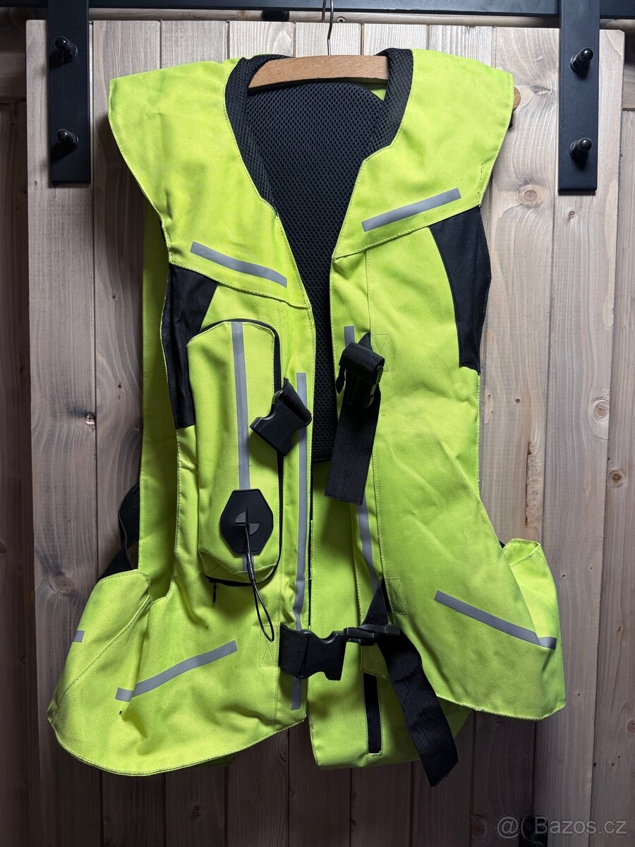 Airbagová vesta na motorku