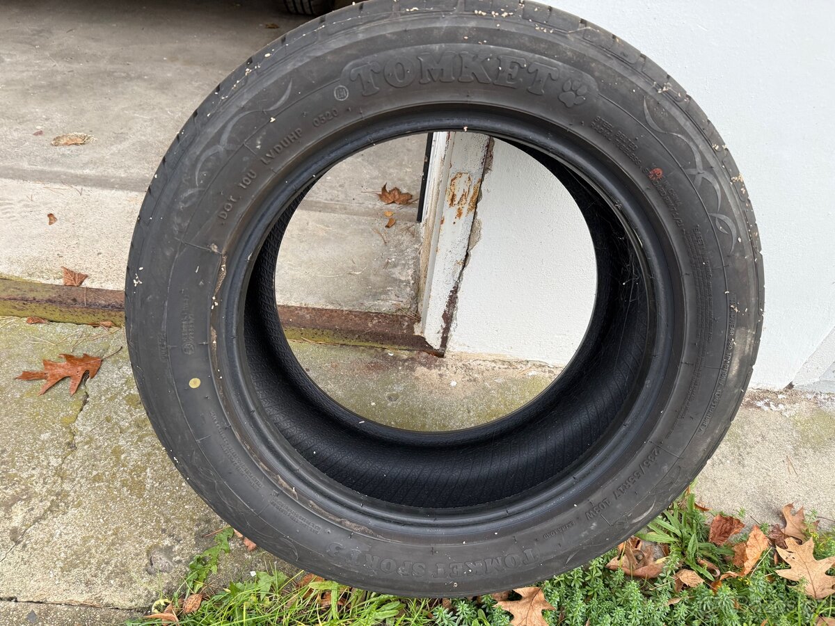 Pneu tomket letni 235/55 r17 s plechy 5x108