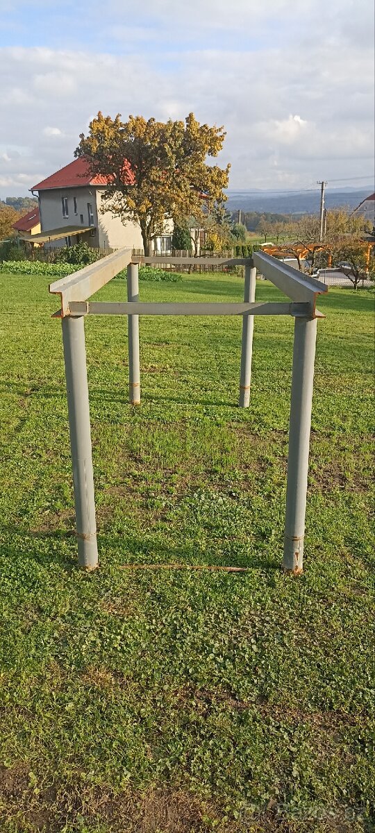 Ocelový podstavec, regál, svařen