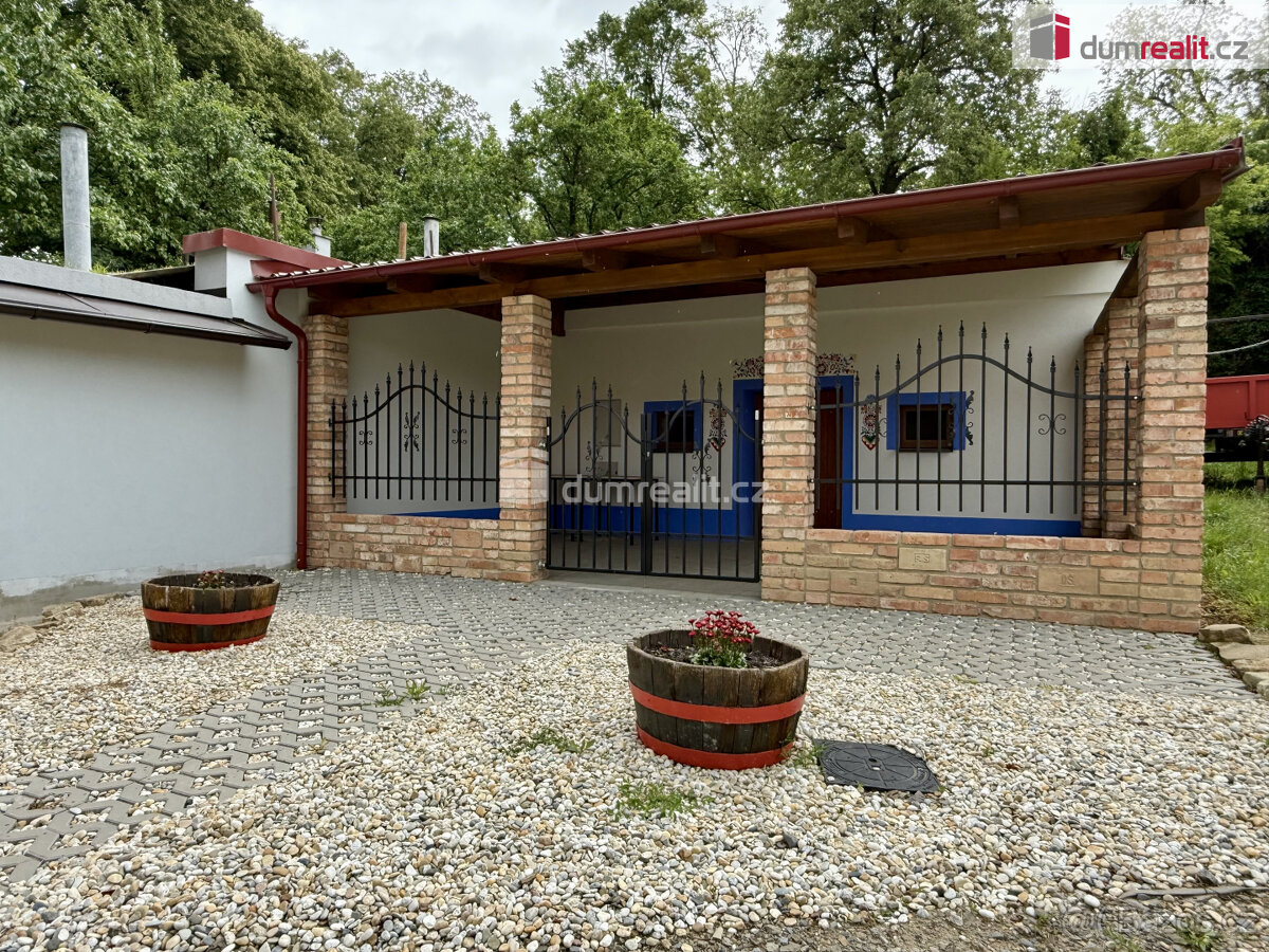 Prodej vinného sklepa v Domaníně