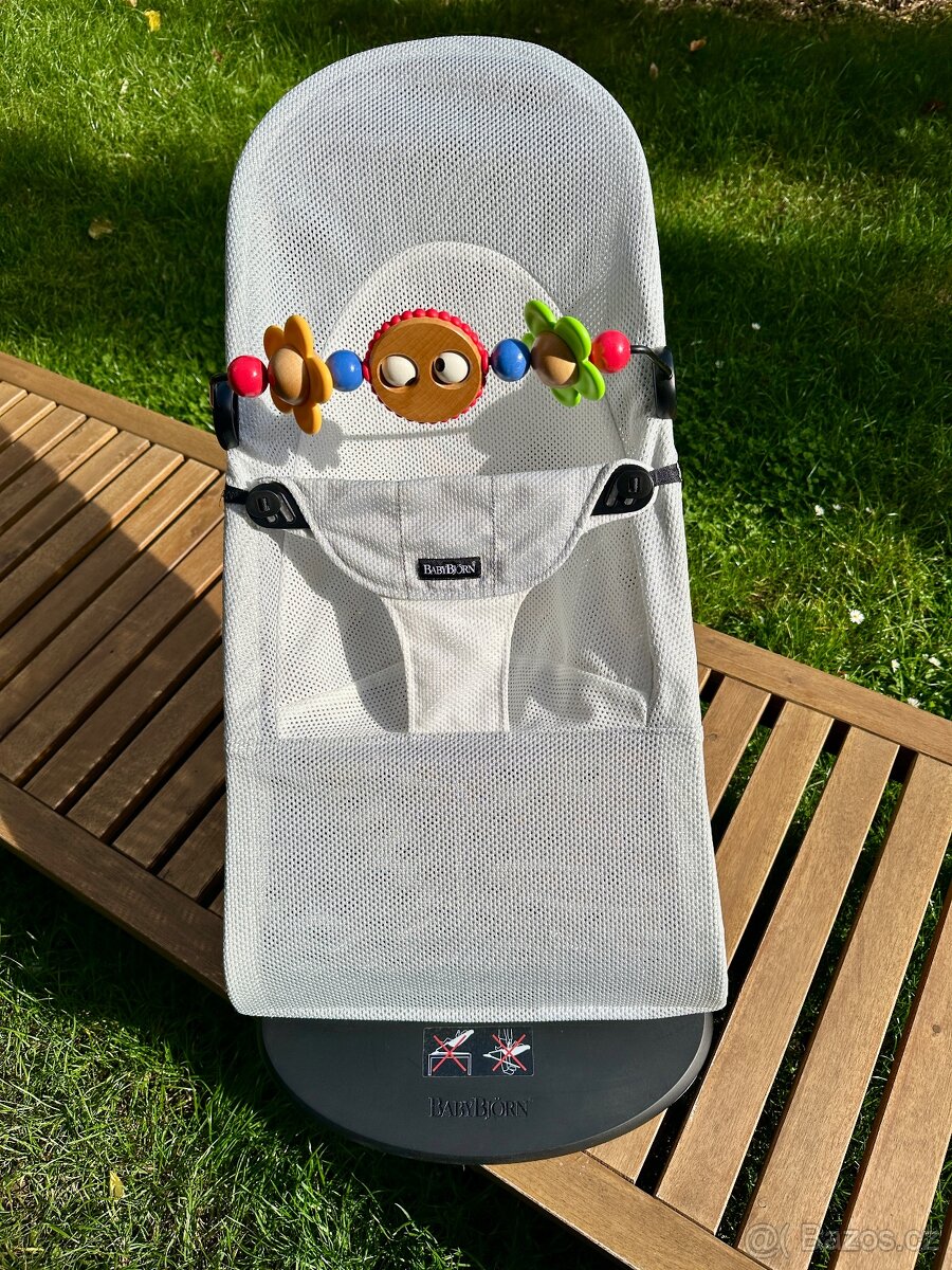 BabyBjorn lehátko Balance Soft Mesh - Silver/White Mesh