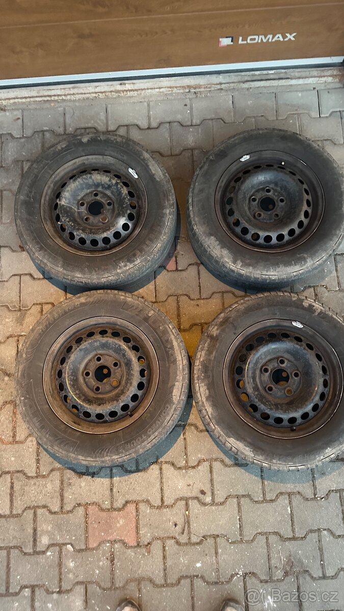 Kola + pneu WV T5 - 215/65R16C