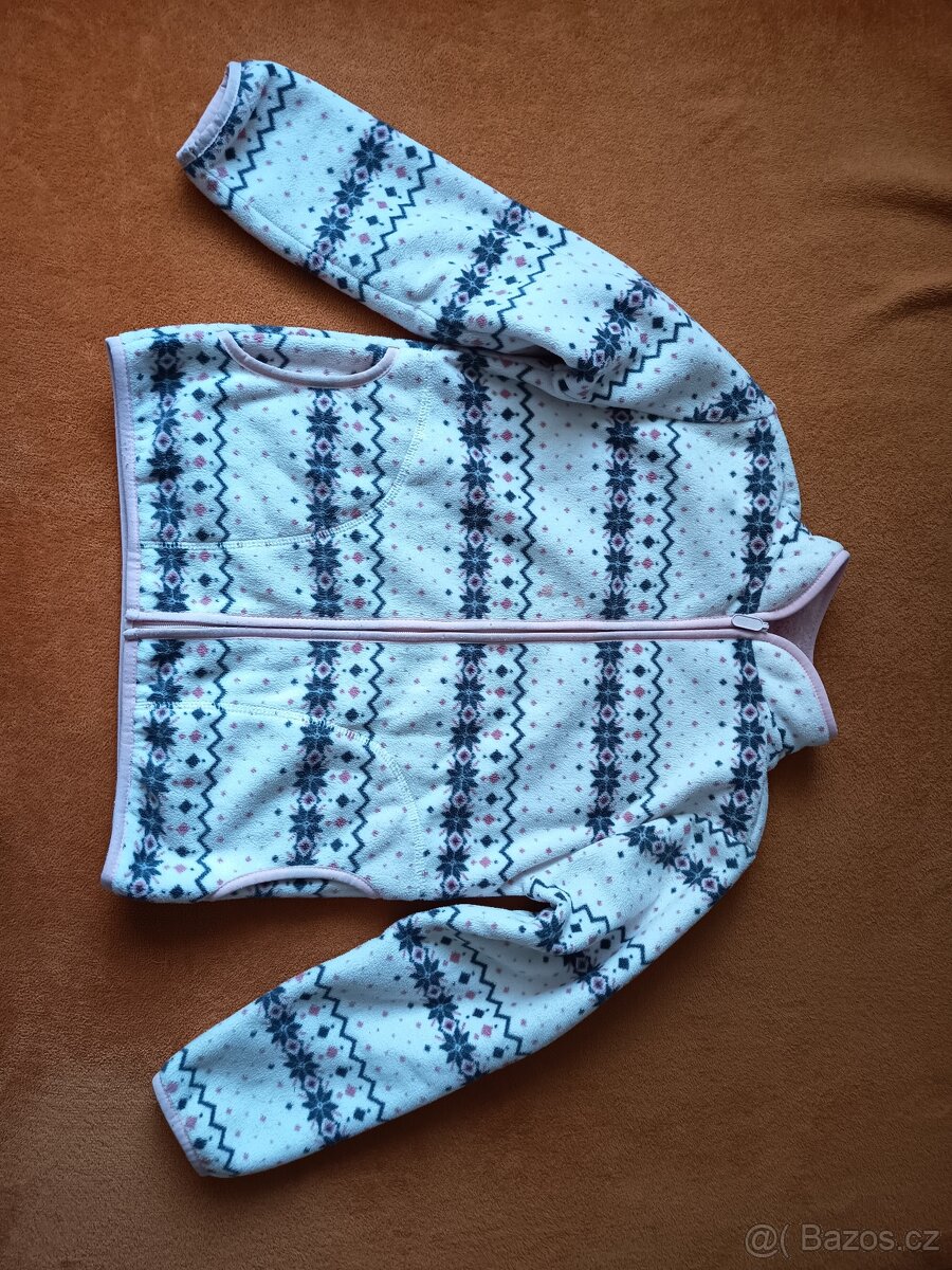 Dívčí svetr a mikina pro věk 6 - 8 let