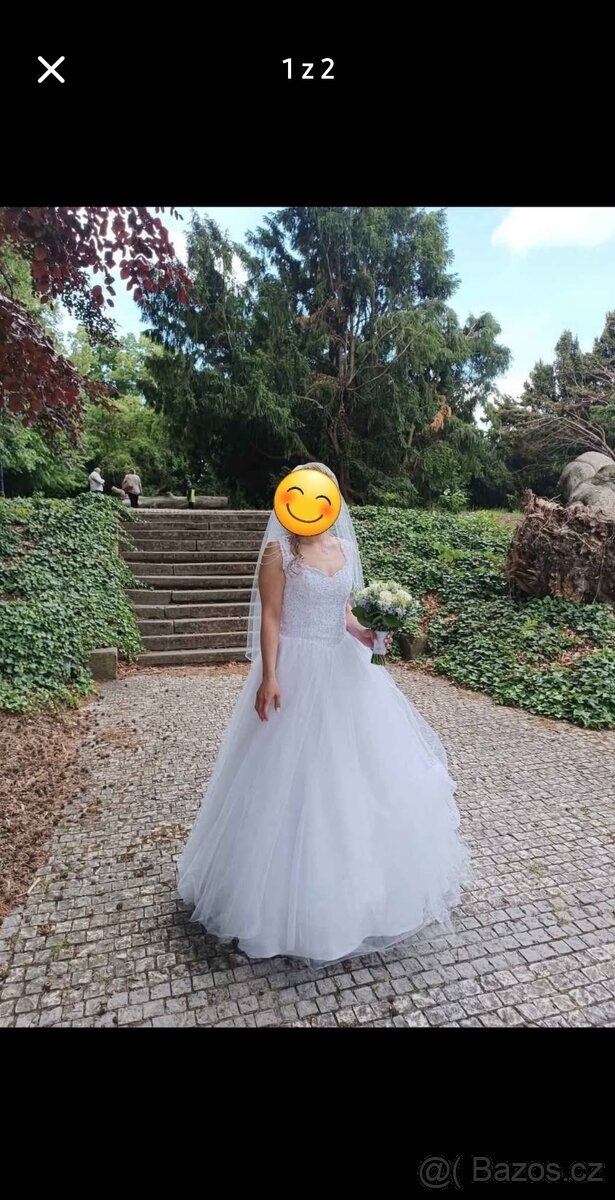 Svatebni šaty