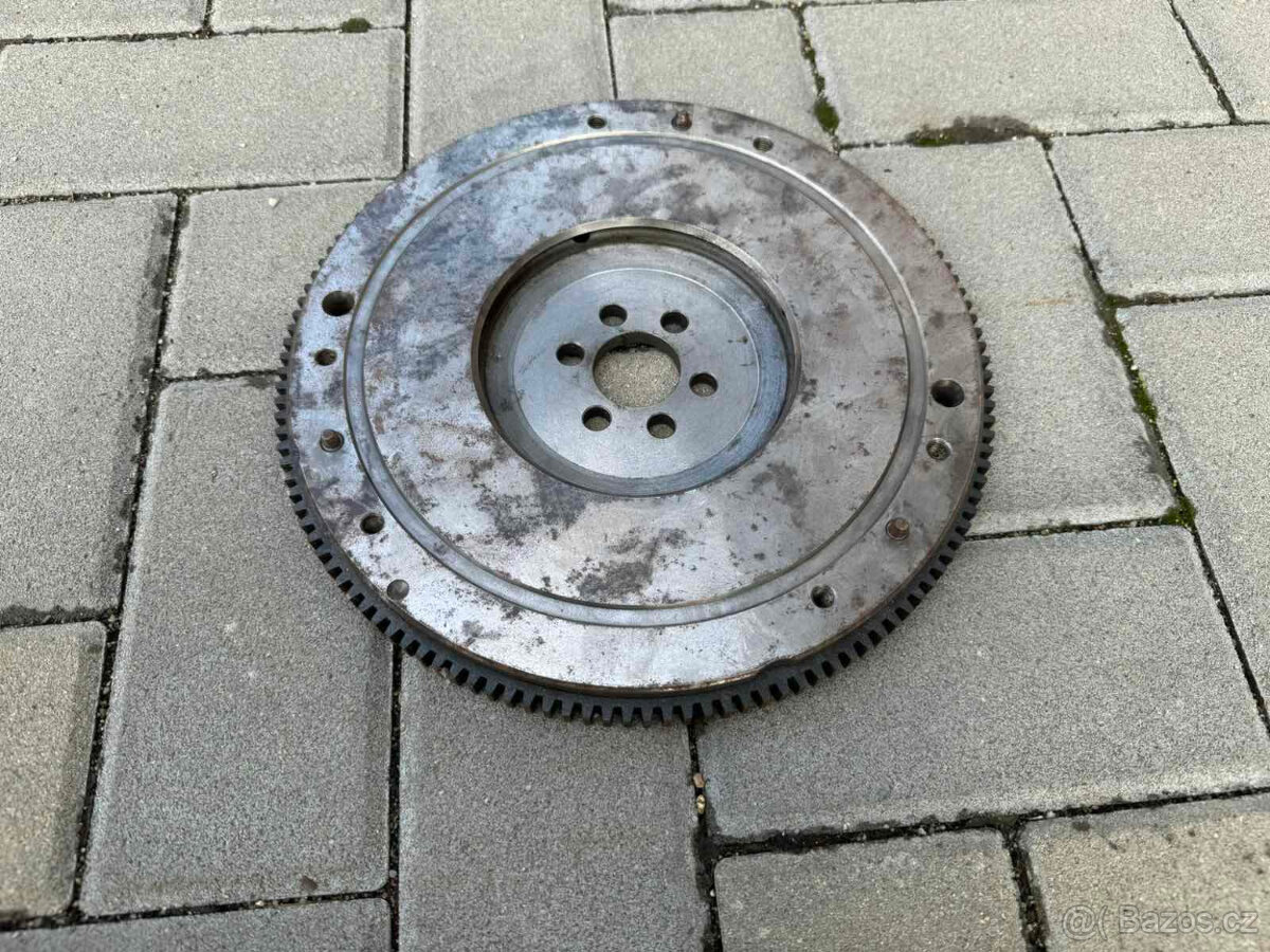 Lada Vaz Žiguli Niva, setrvačník , tel 608 445 411