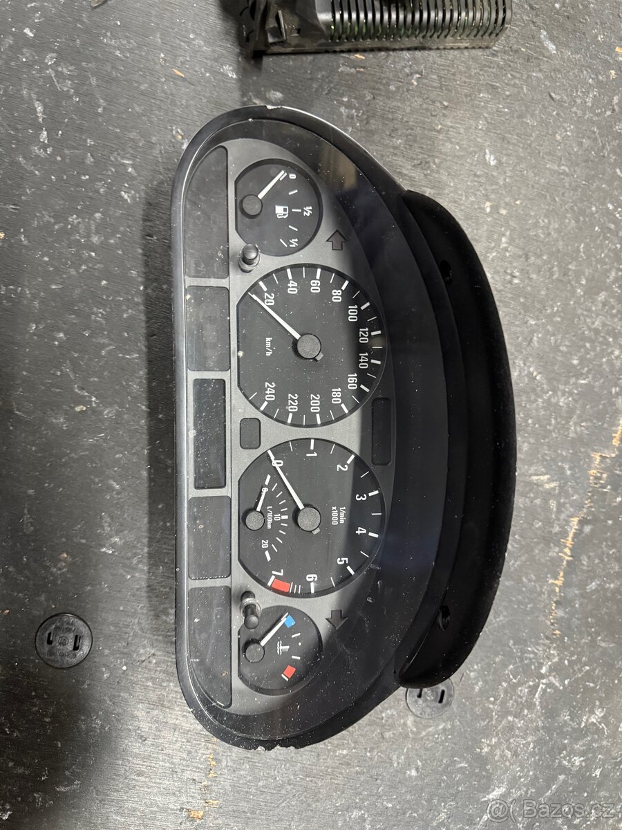 BMW E46 budíky