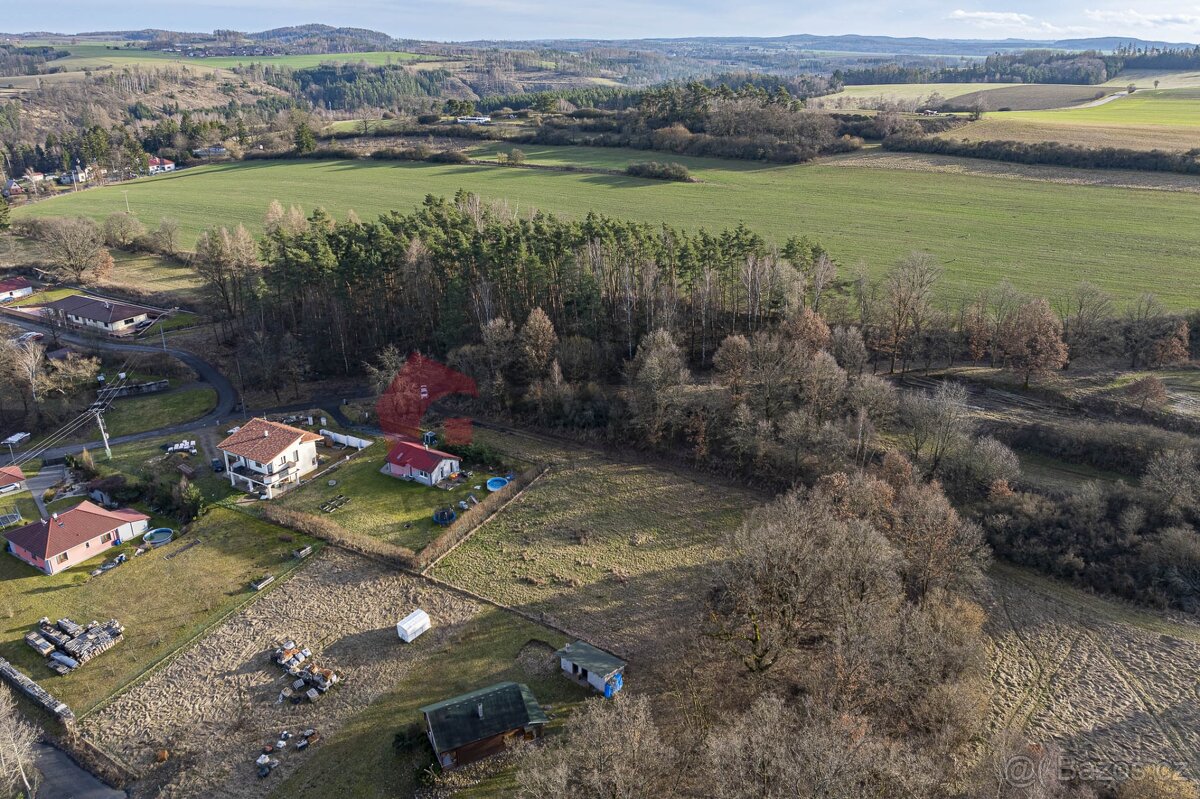 Prodej stavebního pozemku 2 748 m2 , v Libži, okr. Benešov