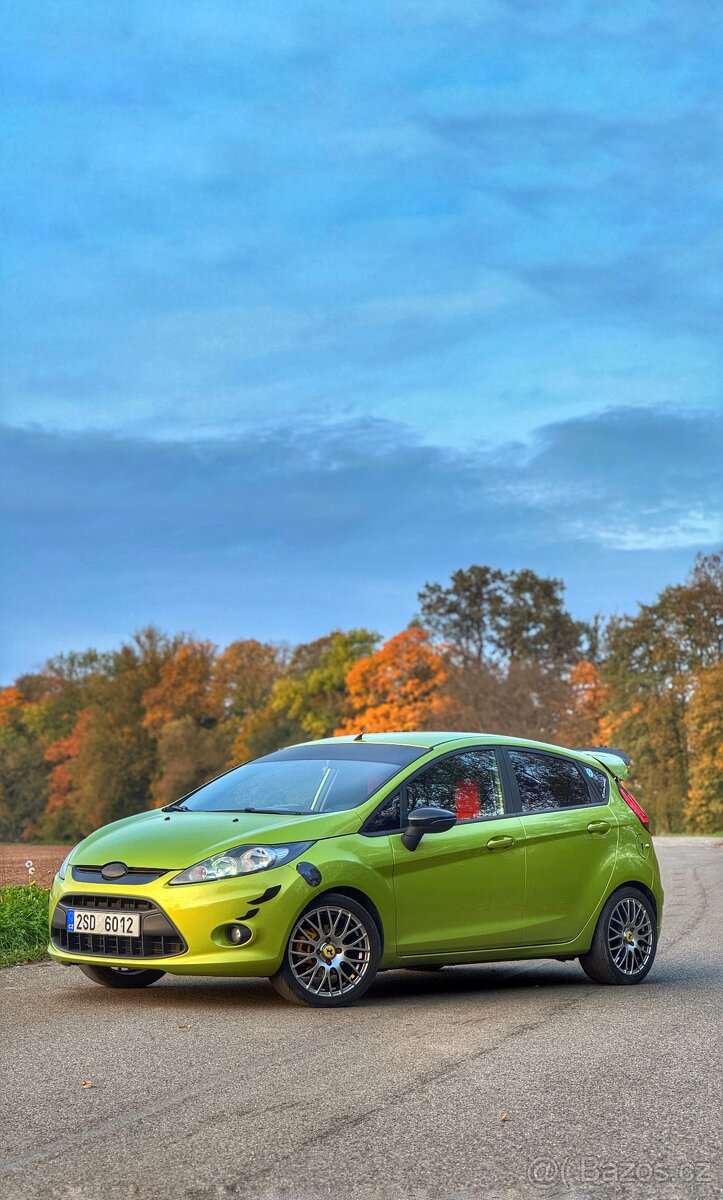 Ford Fiesta mk7 (st Look)