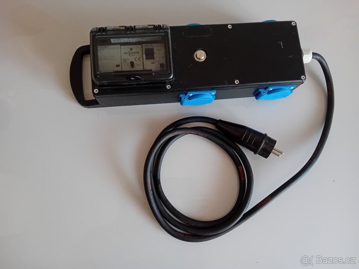 Celogumový mobilní rozvaděč  4x230V