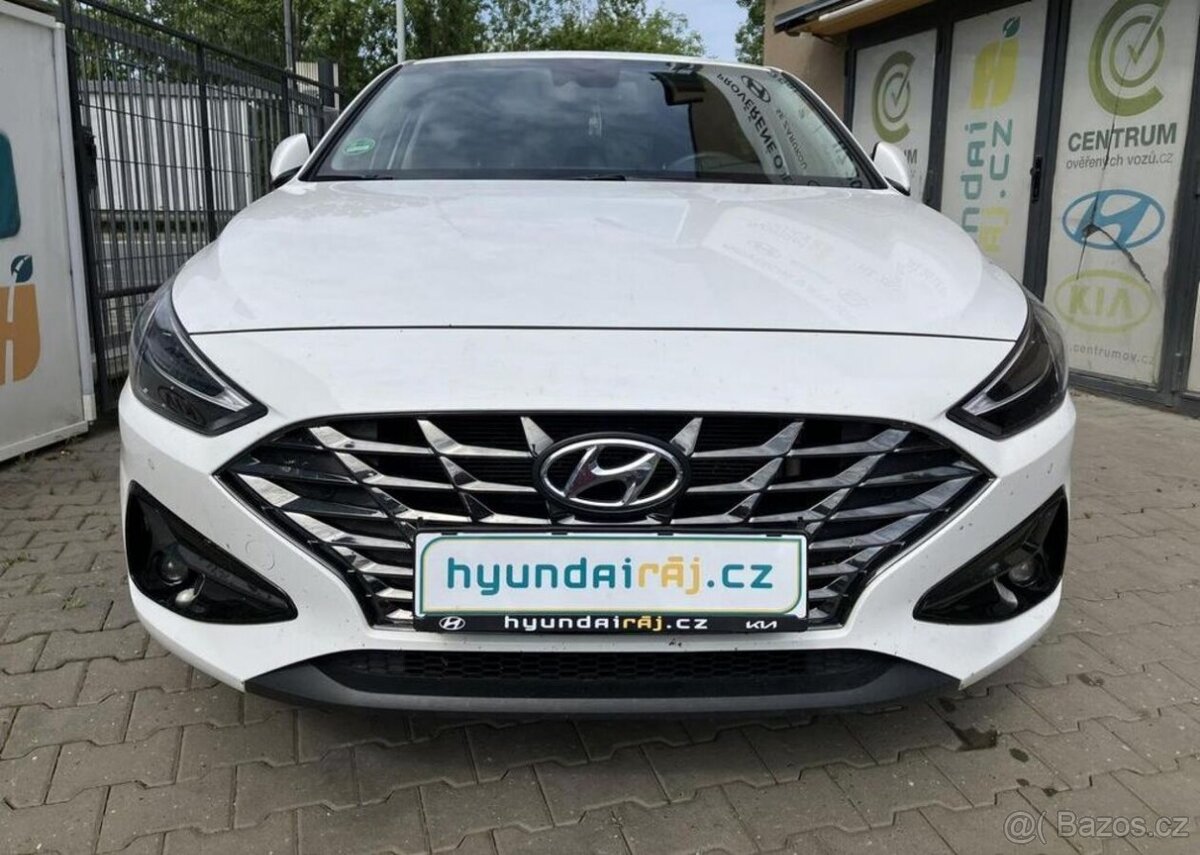 Hyundai i30 1.5-FASTBACK-ZÁRUKA-AUTOMAT