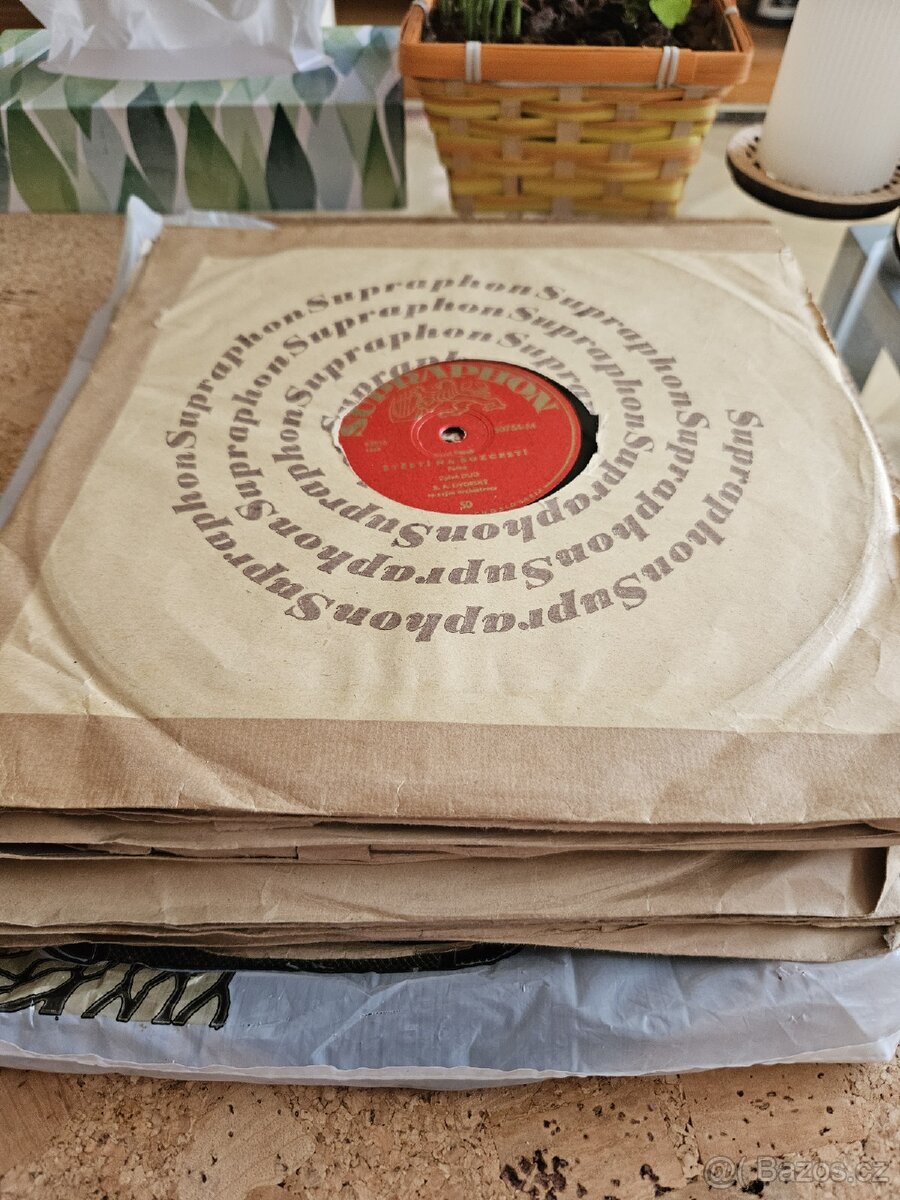 19 LP desek, prý tzv. "šelaky"