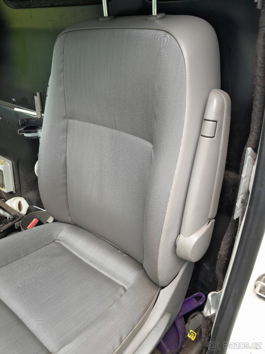 VW T5.1 sedačka řidič s loketníma opěrkama