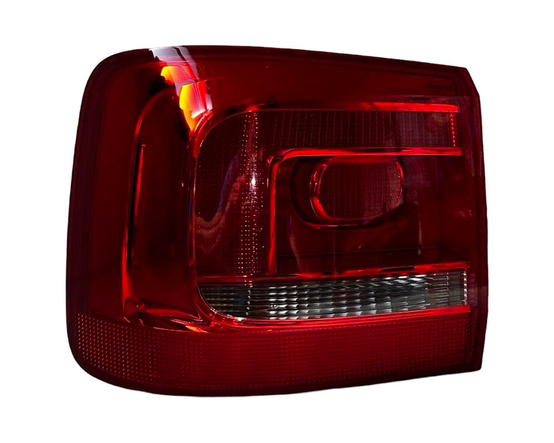 Levé zadní vnější světlo 1T0945095R VW Touran 1T3 r.v. 2012