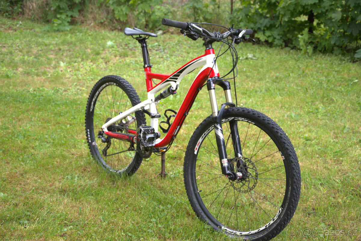 Celoodpružené kolo Specialized EXPERT