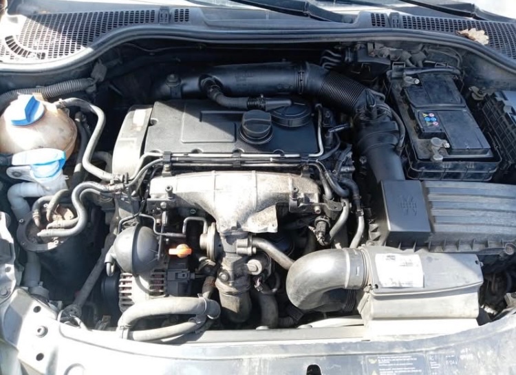 Prodám díly z motoru
