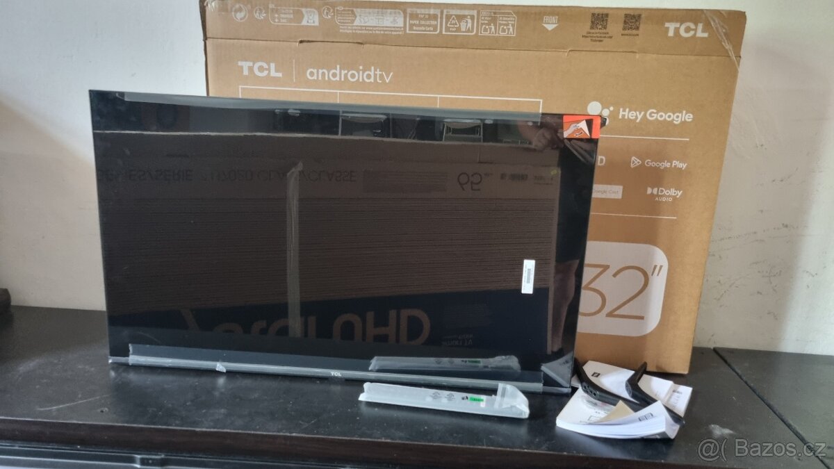 TV TCL 81cm