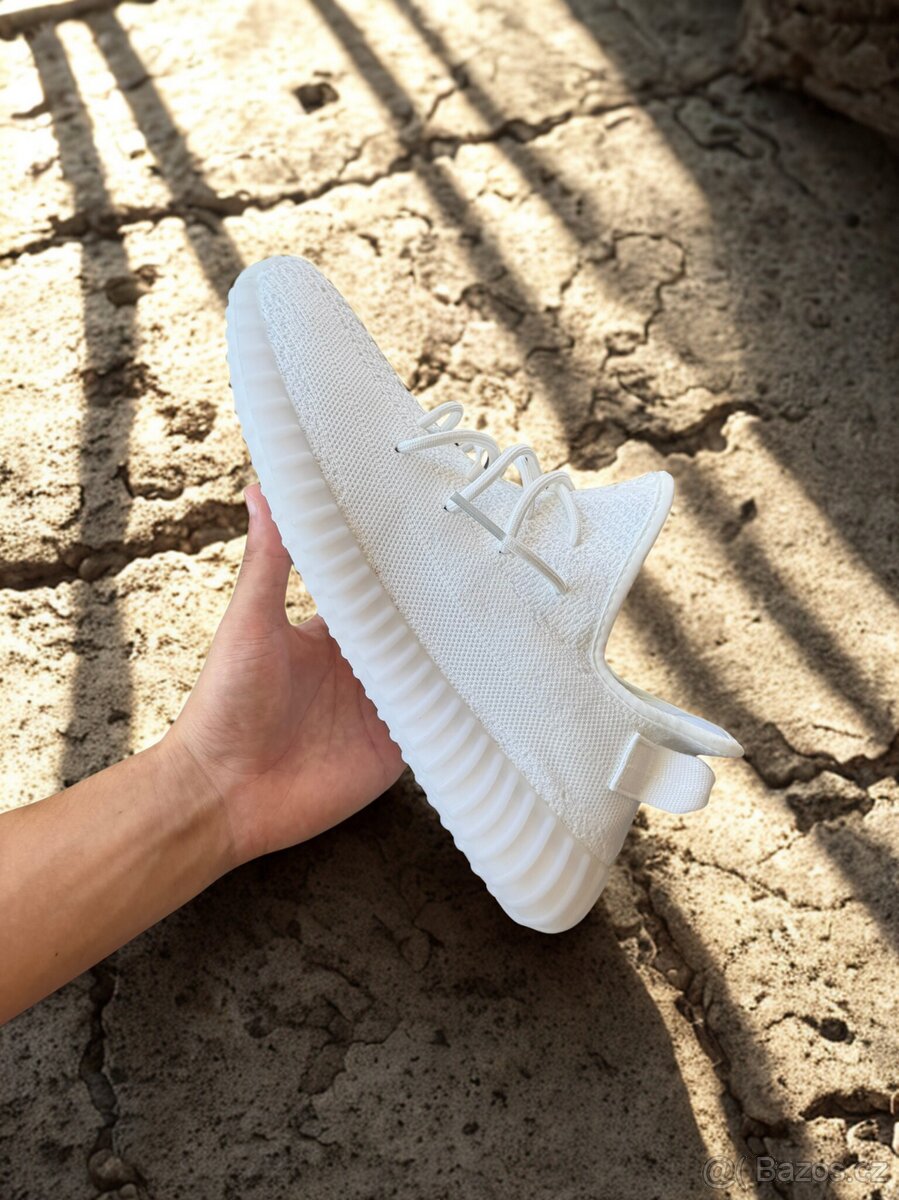 Yeezy 350 Cream White / Tripple White 42 & 2/3