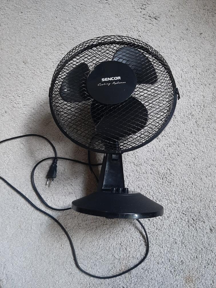 SENCOR stolní ventilátor c černé barvě, nepoužívan
