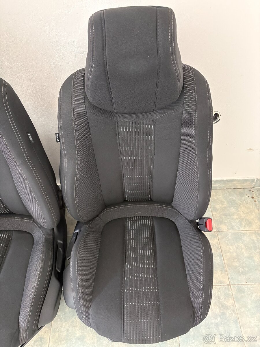 Peugeot 308 SW sedadla