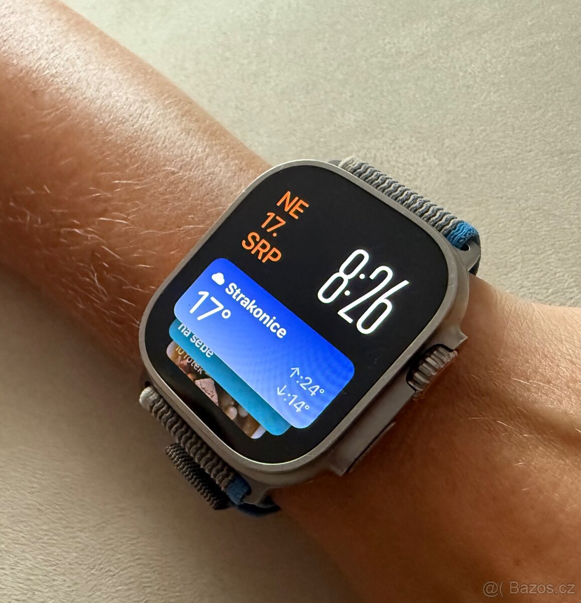 Apple Watch Ultra 49 mm – velmi pěkný stav, CZ distribuce.