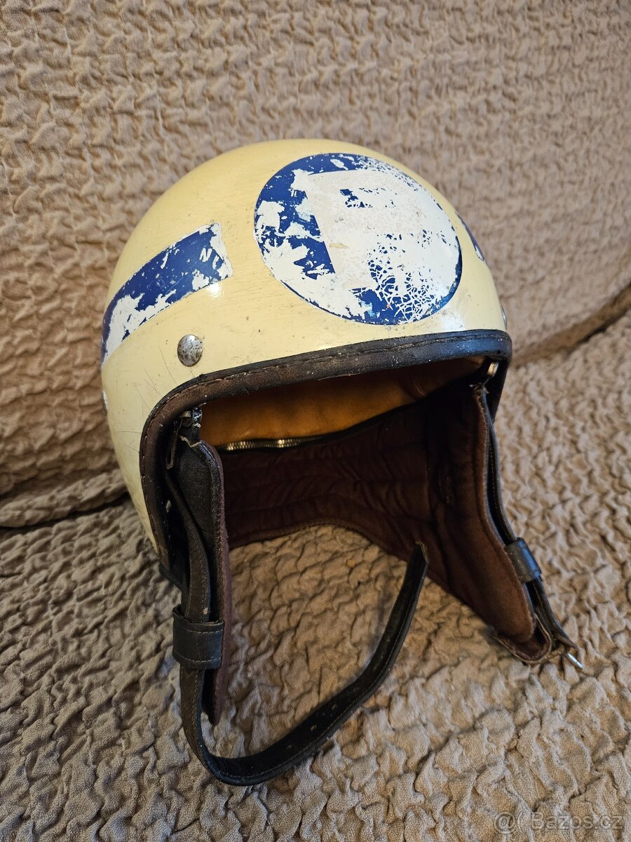 Přilba /helma moto regulovčík