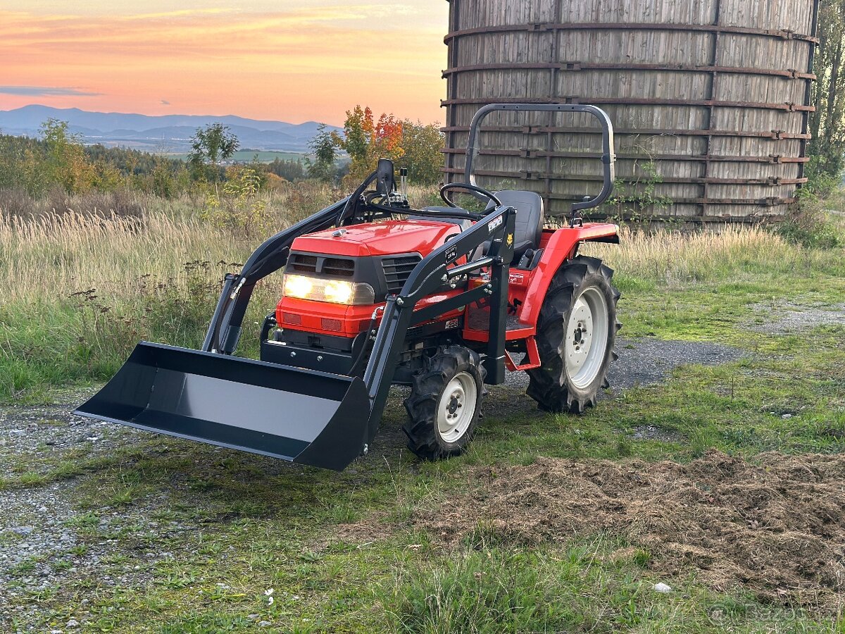 KUBOTA GL240 s nakladačem