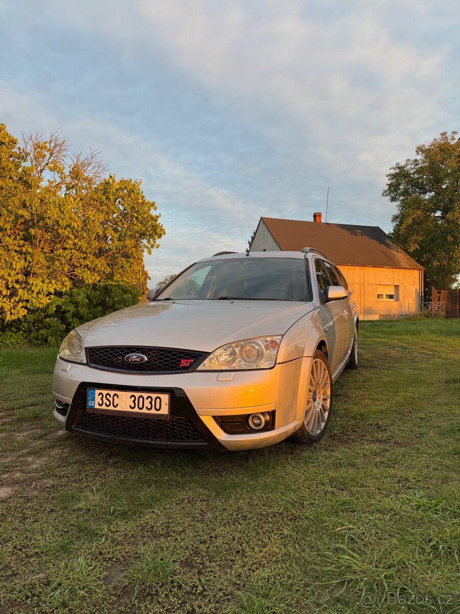 Ford Mondeo ST220