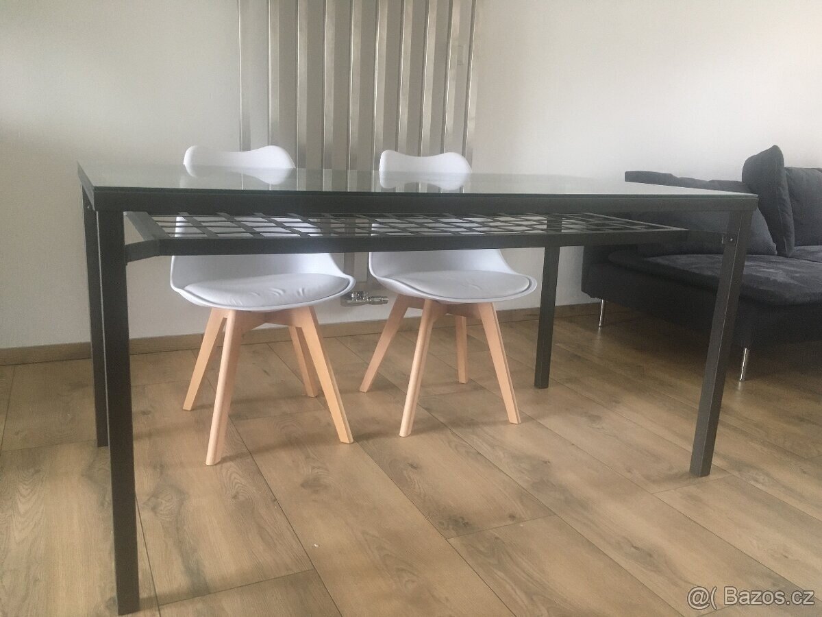Jídelní stůl Ikea
