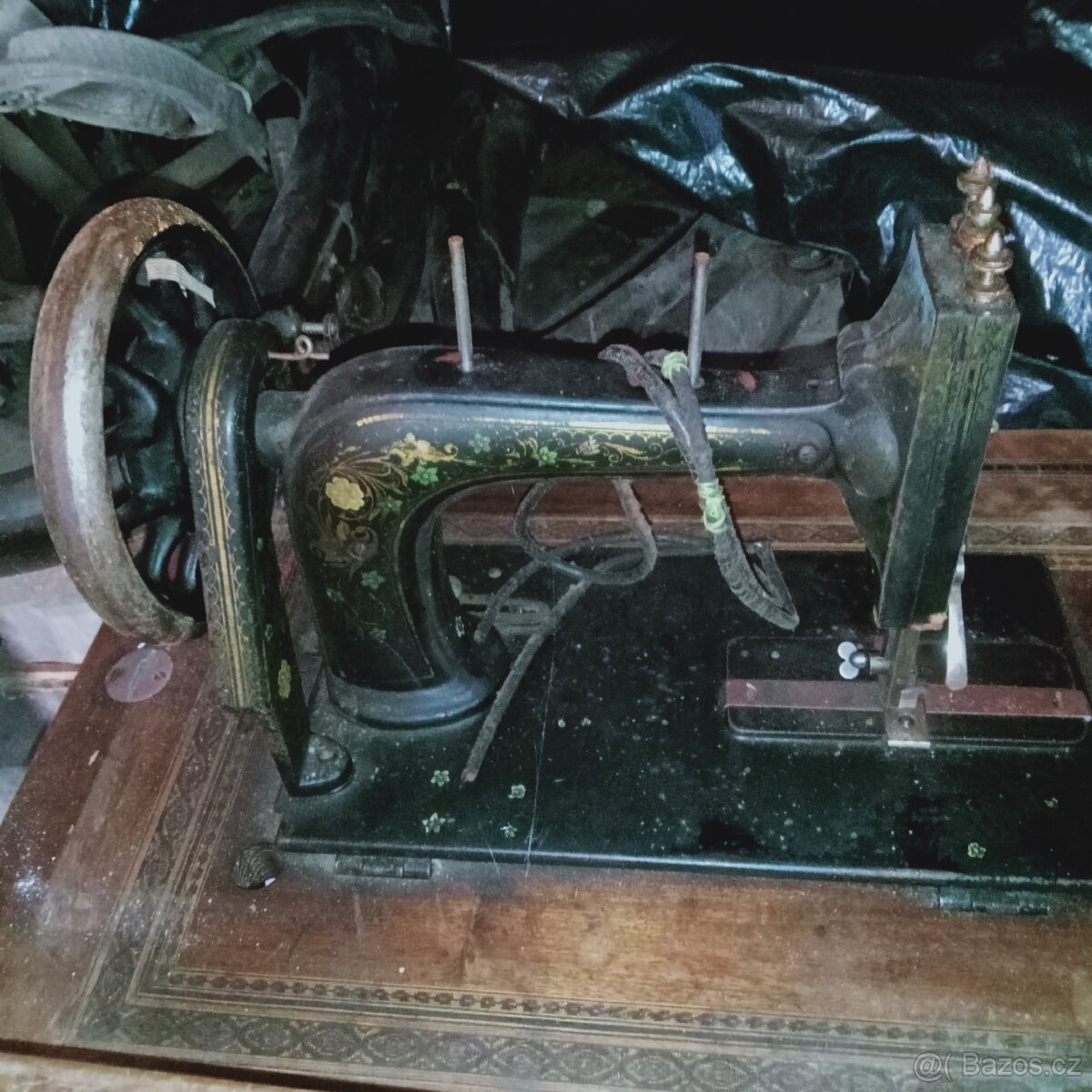 starý šicí stroj