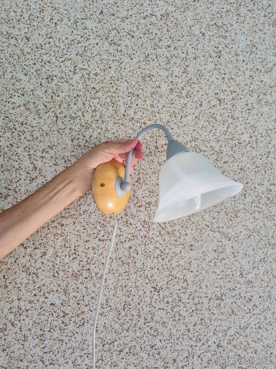 Nástěnná lampička