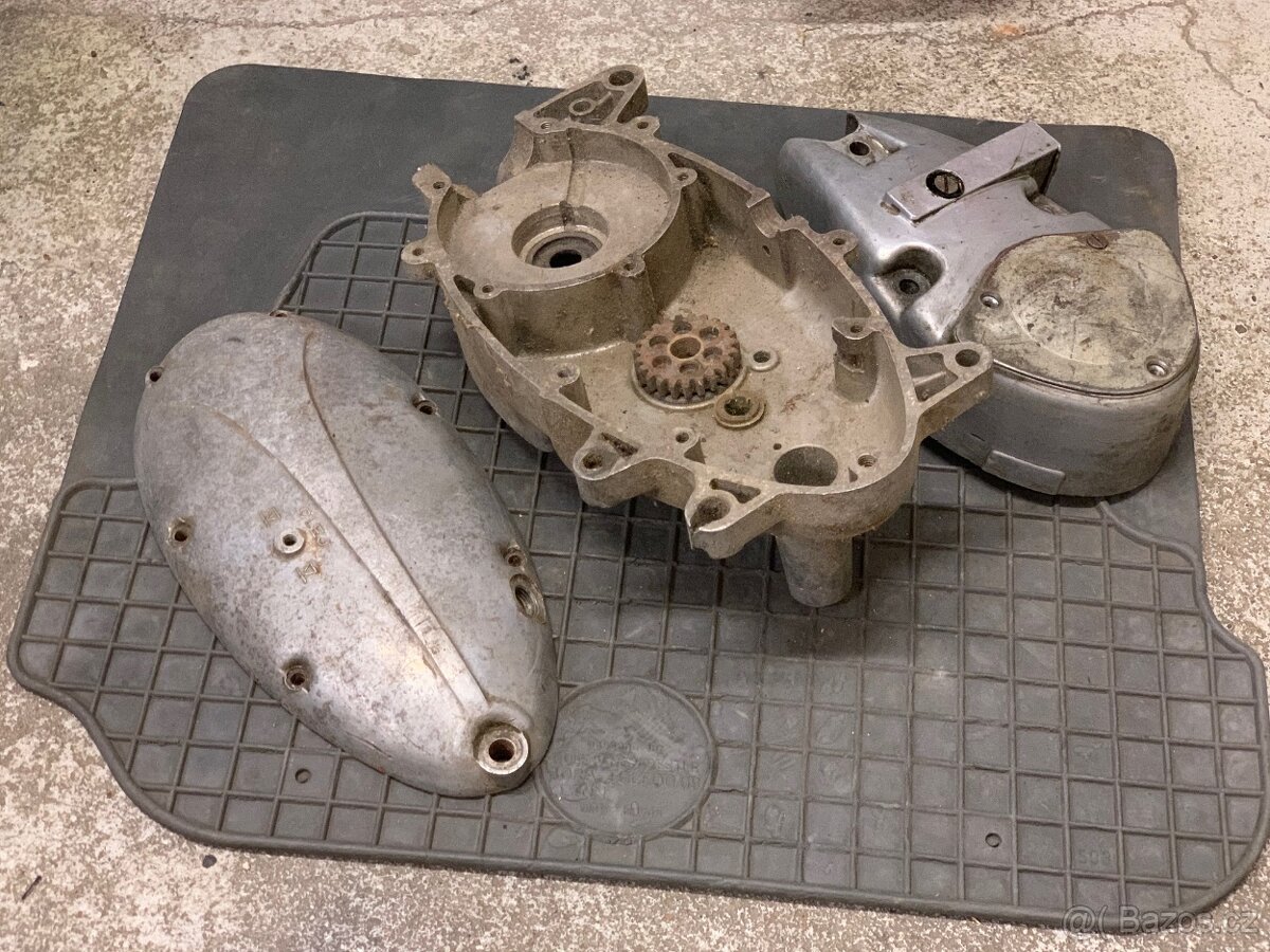 Boční víka + karter Jawa 50 Pionýr