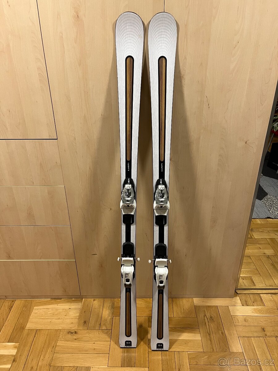 Dámské sjezdové lyže