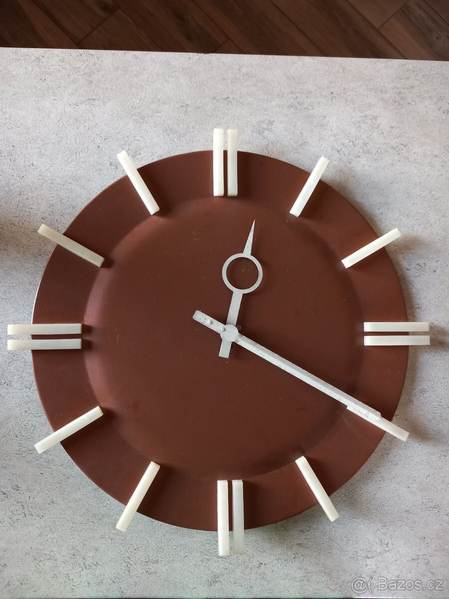 Podružné hodiny pragotron