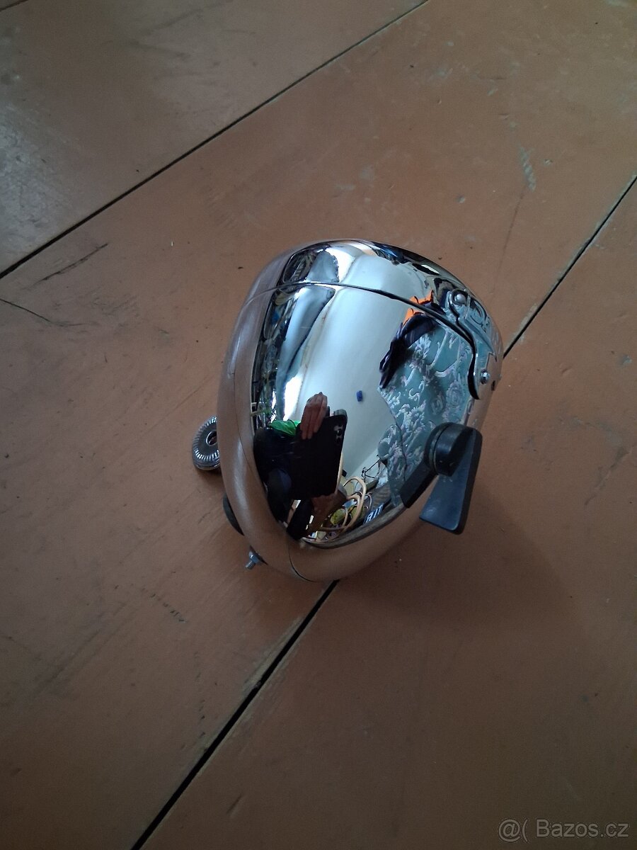 Světlo na Stadiona zn. Daimon.