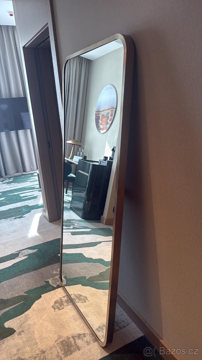 Zrcadla dovoz London