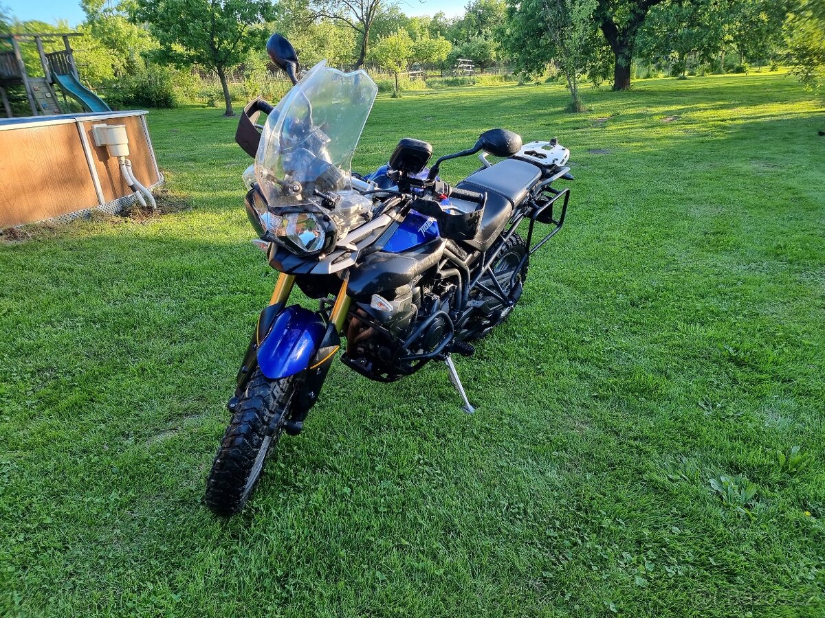 Triumph Tiger 800