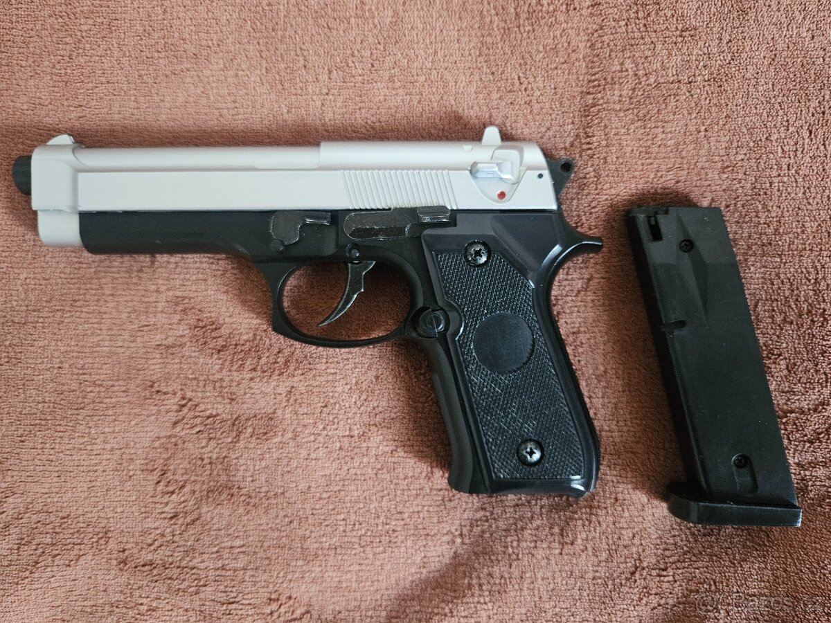 Manuální airsoft pistole GAH.202 - Černo-stříbrná