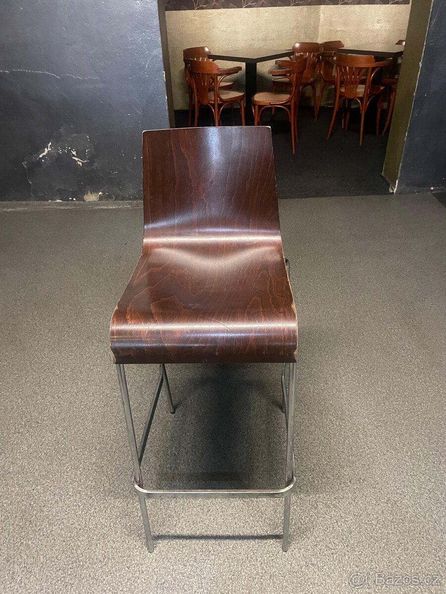 Štosovatelné kavárenské židle thonet
