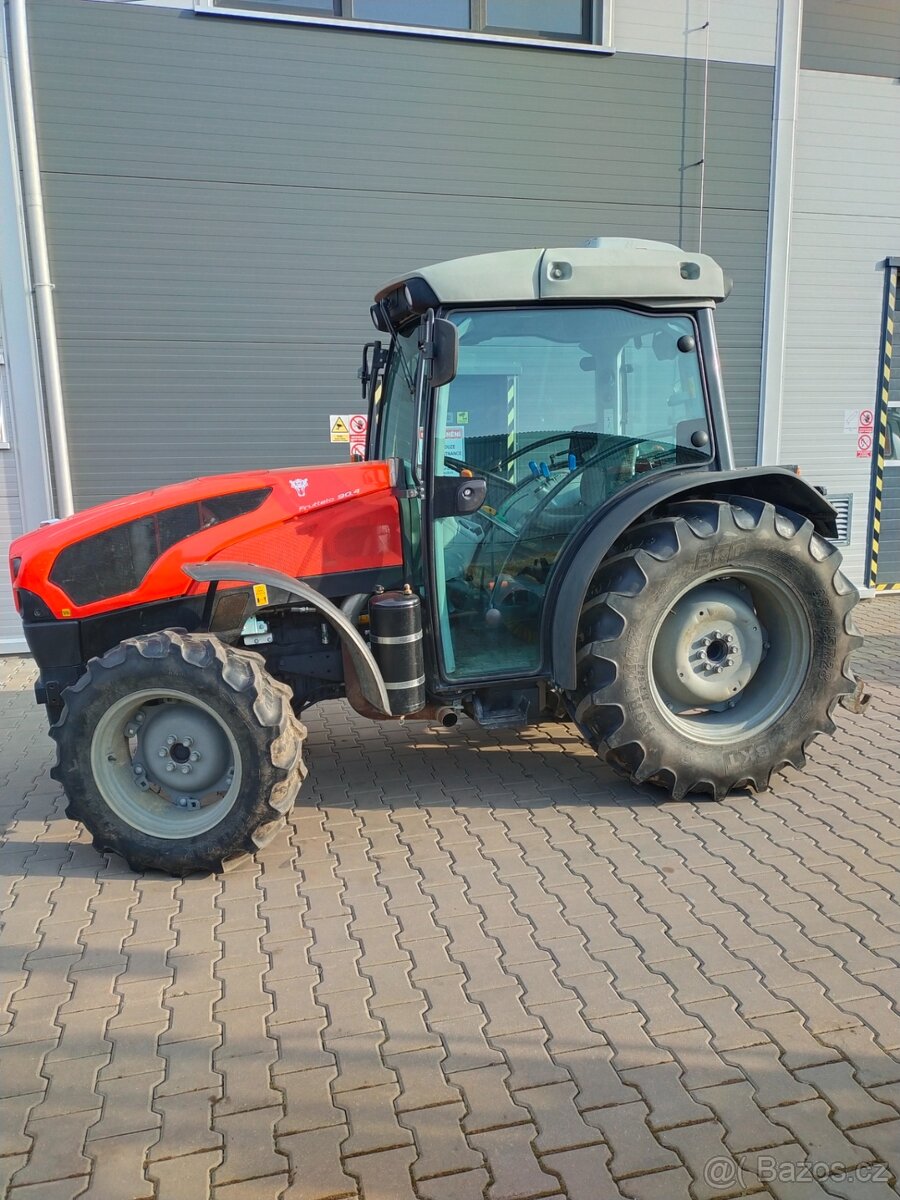 Traktor do vinohradu FRUTTETO 90.4