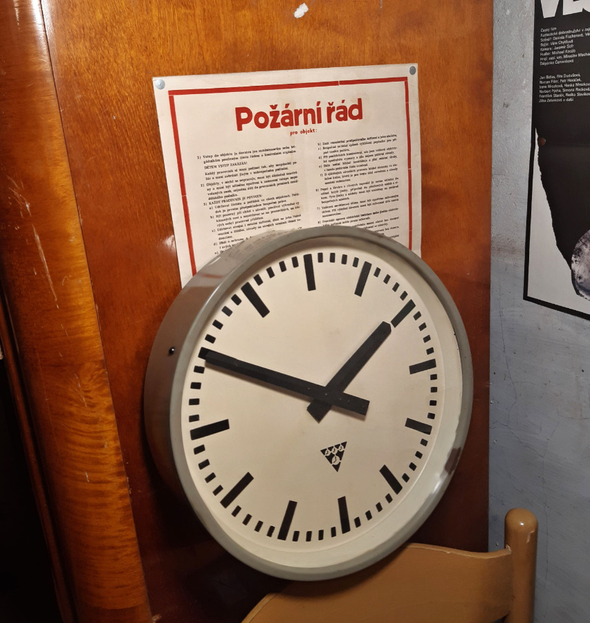 hodiny Pragotron PJ-30, rok 1958, funkční