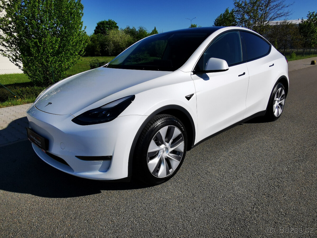 Tesla Model Y Long Range Dual motor, FSD za 100 tis.kč