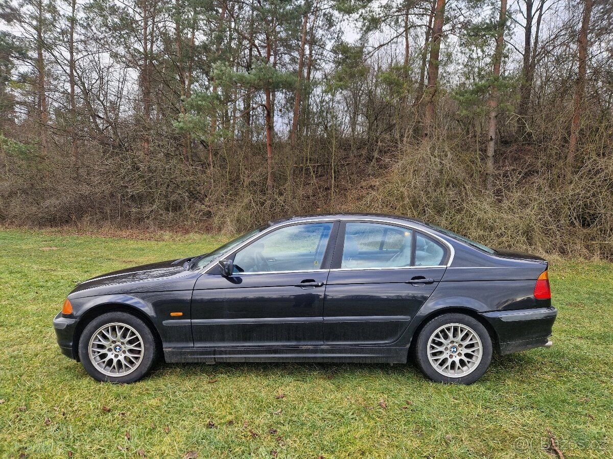 BMW 323i V6 125KW klimatizace