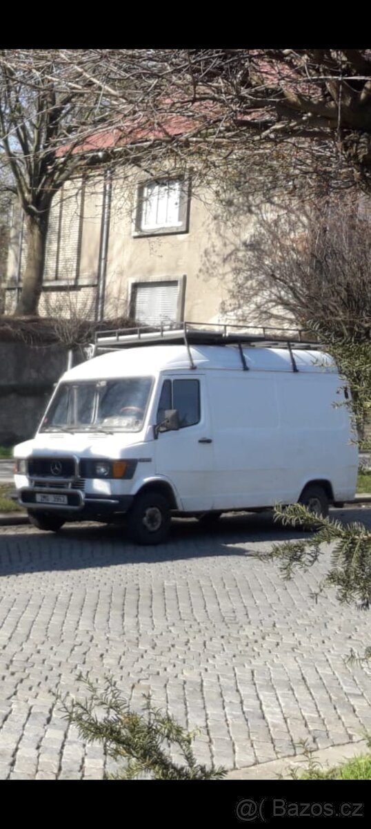 Mercedes 208DX