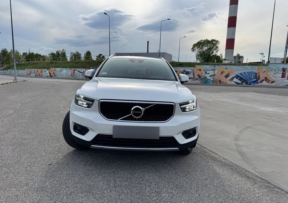 Volvo XC 40 D4 AWD Momentum Intro Edition