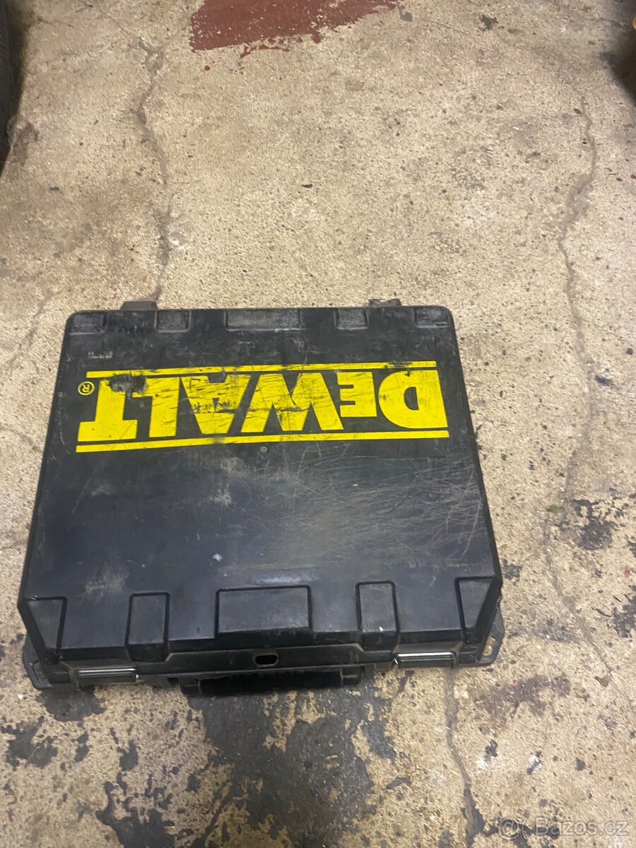 Dewalt