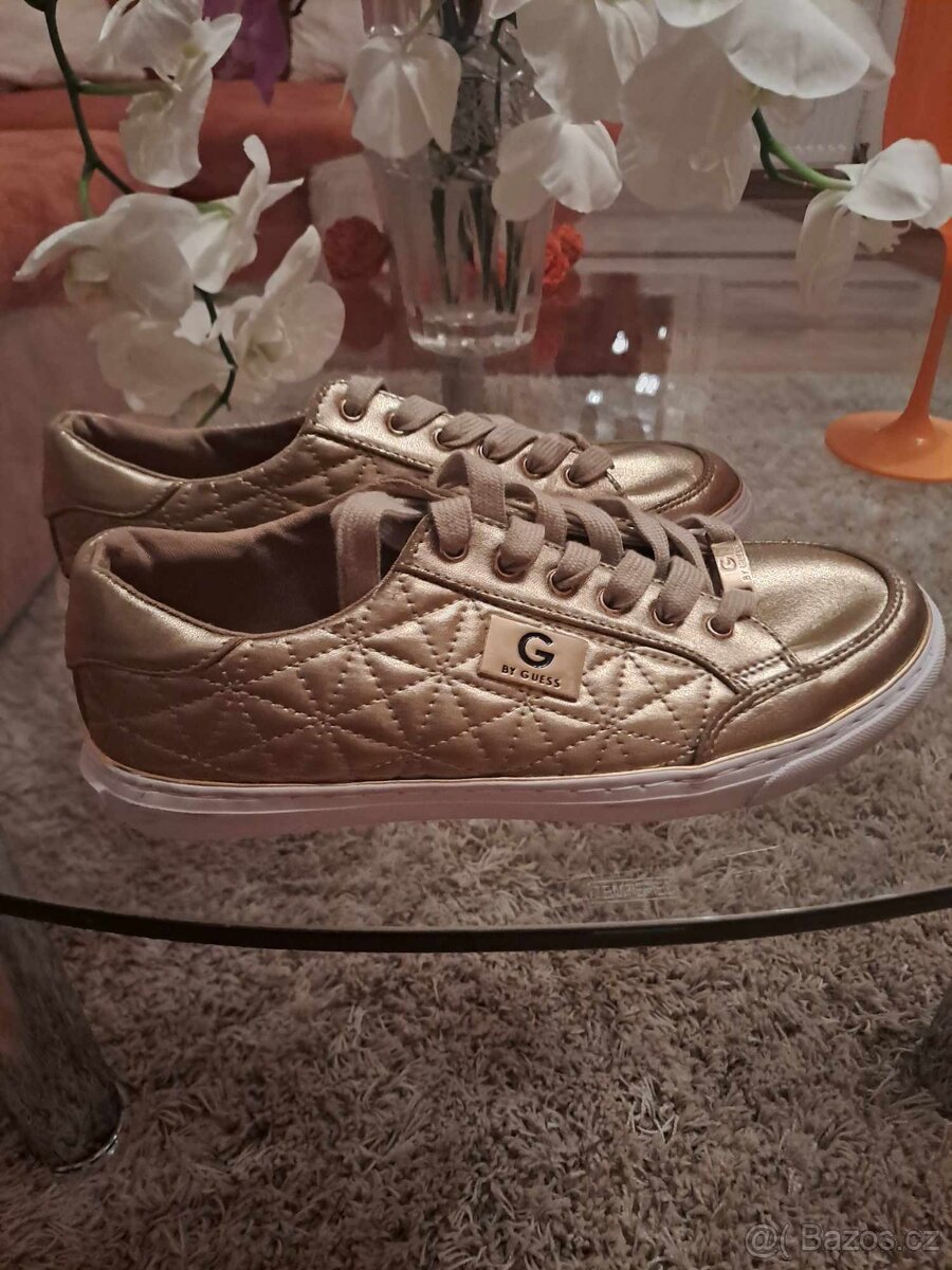 Originál Guess nové zlaté tenisky