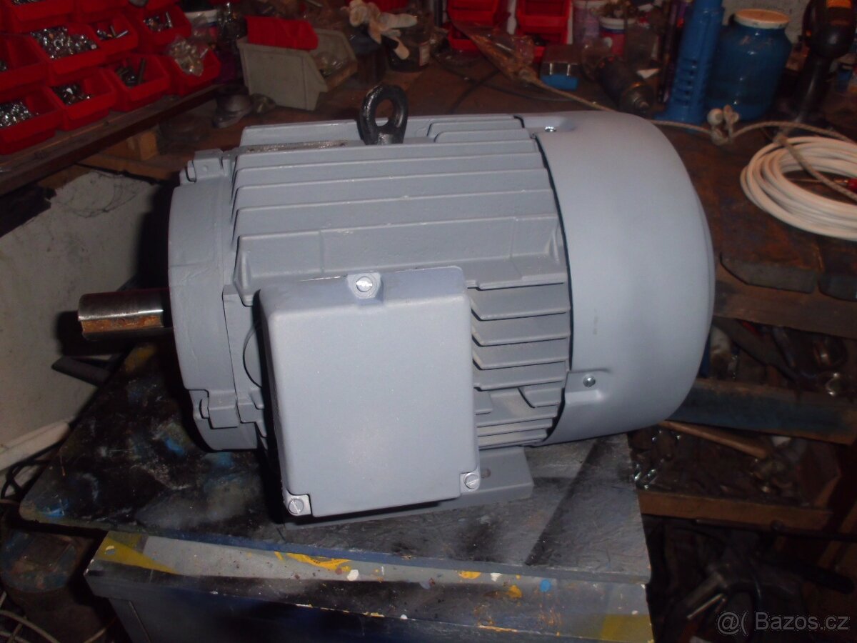 Prodám motor MEZ Mohelnice 7.5 kw 2800 ot.