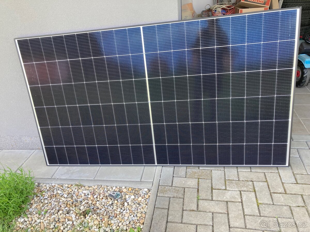 Panely solární JA solar 530 bifacialni