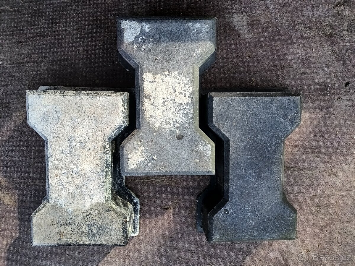 Formy na beton na zámkovou dlažbu